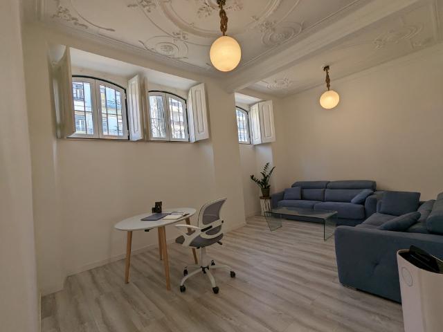 Spacious Central 3 Bedroom with Balcony