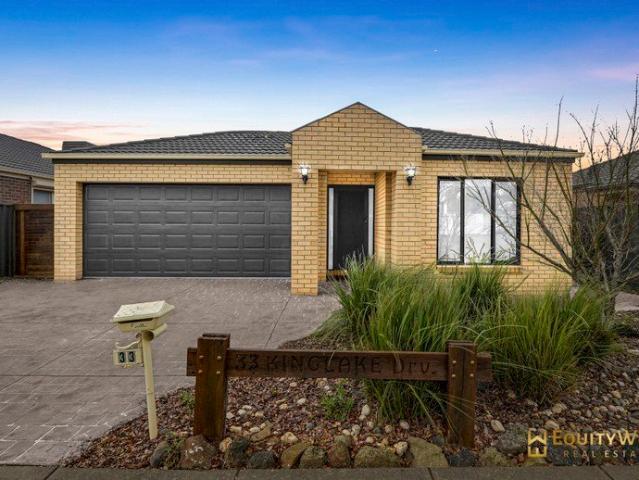 Spacious & Centrally Located in Manor Lakes! Up For Lease