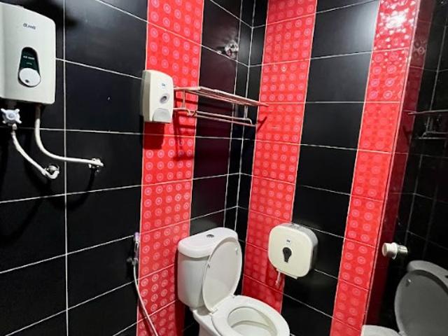 Spacious Co Living Room with [ Zero Deposit ] HOTEL ROOM FOR LONG STAY HOLMES @ SS4