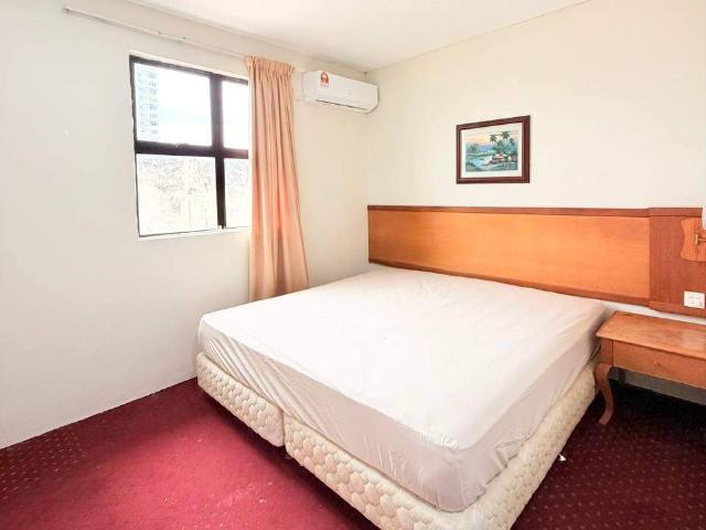 Spacious co living room with zero deposit room for long stay at puchong