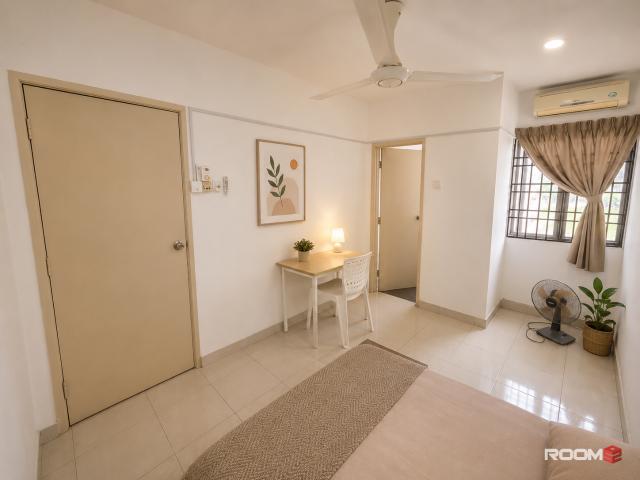 Spacious & Comfortable Room| Pesona Kemuning Room for Rent NEAR HIGHWAY