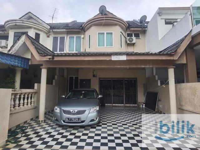Spacious Common Bedroom near East Coast Mall – Fully Furnished