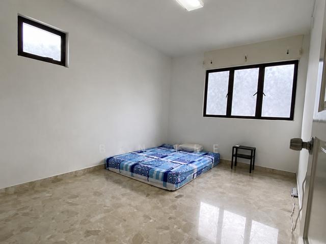 Spacious Common room at Blk 318 Bukit Batok Street 32 Open to all races and genders