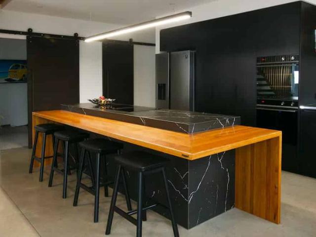 Spacious Coastal Retreat by Papamoa Beach