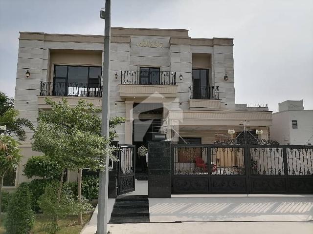 Spacious Corner House Is Available In DHA Phase 8 Block V For sale