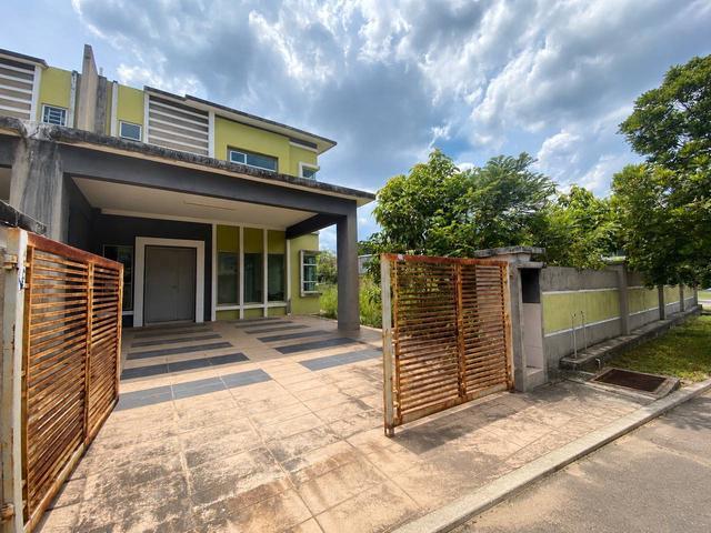 SPACIOUS CORNER LOT 2 Storey Bungalow Bandar Warisan Puteri Seremban