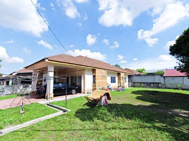 SPACIOUS CORNER SEMI D 200K BELOW MV Bukit Coral Sikamat Seremban