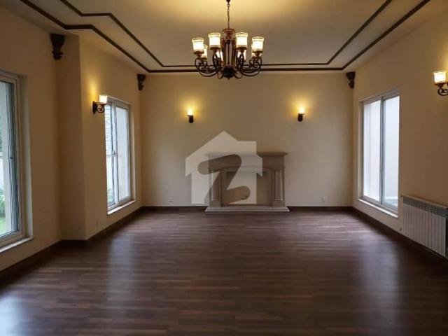 Spacious Corner Sun Facing House 1022 Square Yard Prime Location 80115 Livable Asking 42 Cr