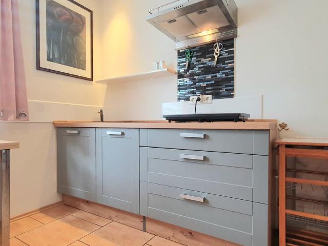 Spacious, cute studio close to park, Nurnberg Amsterdam Apartments for Rent