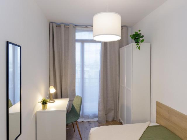 Spacious double bedroom in L'Hospitalet de Llobregat