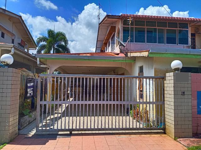 Spacious Double Storey Semi Detached House at Grand Park Miri
