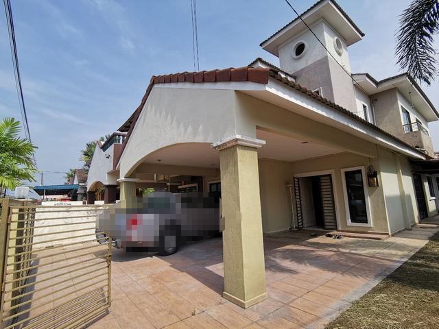 Spacious Double Storey SemiD in a Guarded Community at Pulai Height