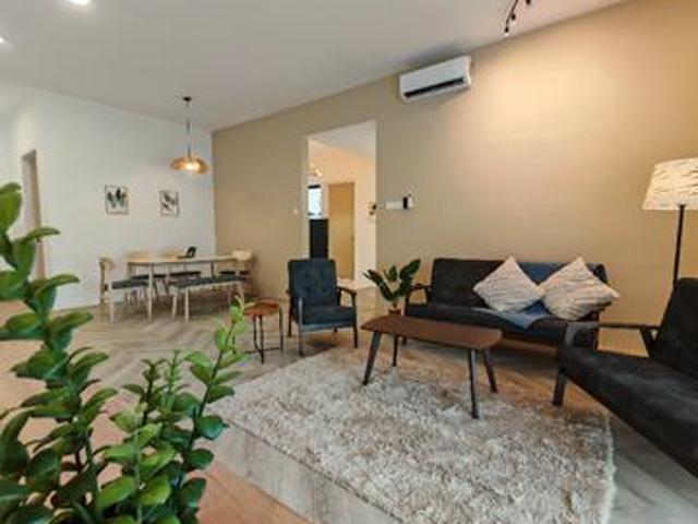Spacious Dual Key MUJI Home with Spectacular Mountains View