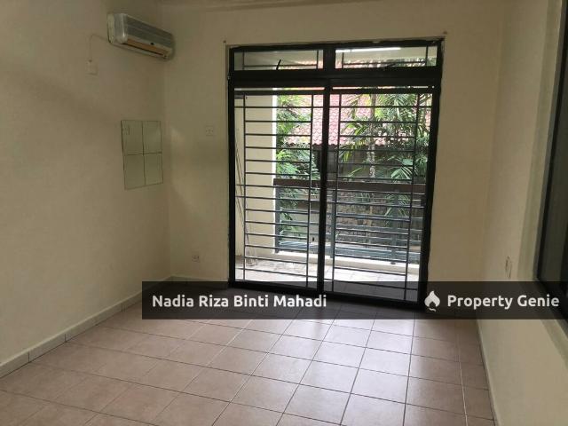 Spacious end lot lower unit townhouse in Cyberia Townhouse, Cyberjaya
