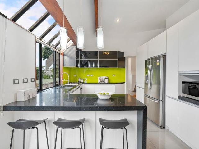 Spacious Epsom Living | Double Grammar Zone
