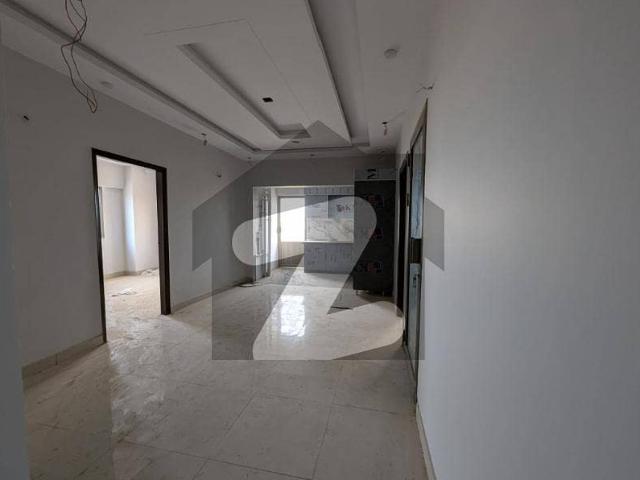 Spacious Extra Land 3 Bed DD Corner Flat for Sale