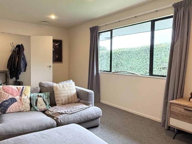 Spacious Family Home with Office/Craft Room in.