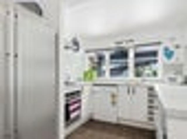 Spacious Family Home with Attached Sleepout