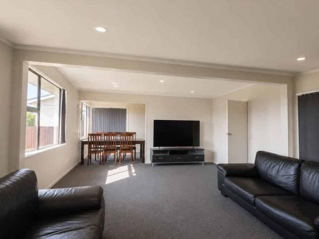 Spacious Family Home with Bonus Kitchen & Expansive Outdoor Living