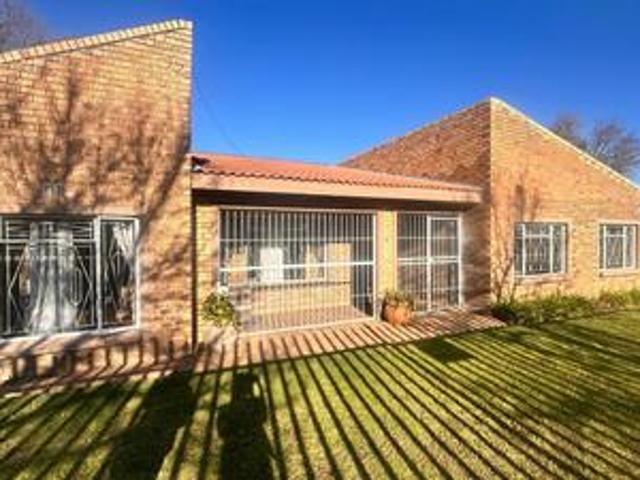 spacious family home with flatlet