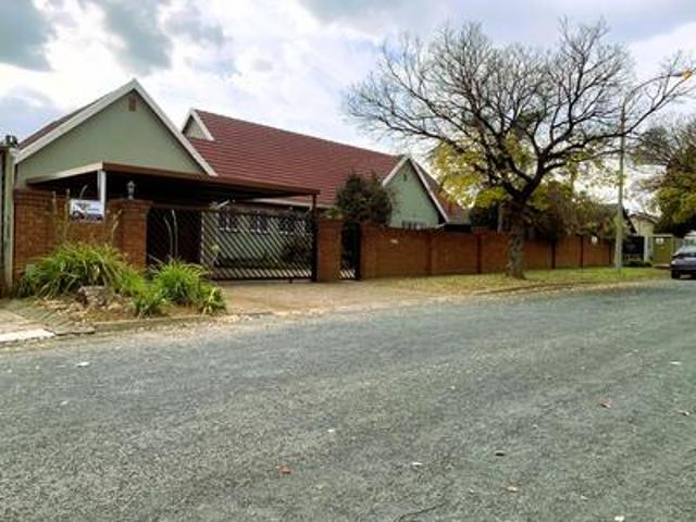spacious family home with flatlet, s.