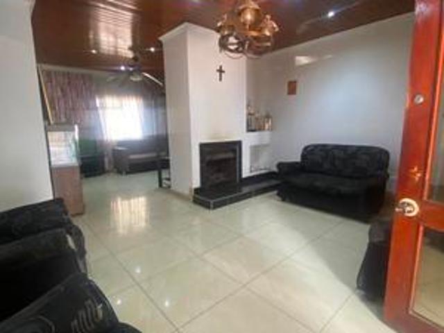 spacious family home with granny fla.