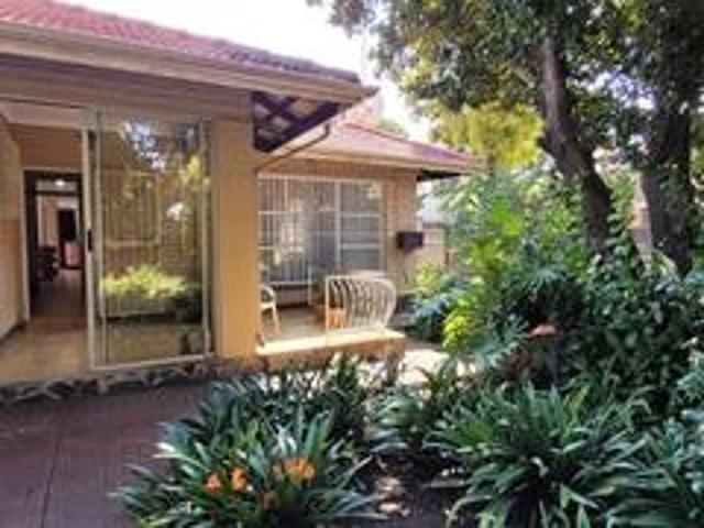 spacious family home with granny fla.