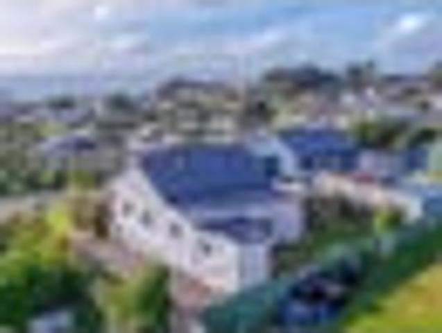 Spacious Family Home With Harbour Views !