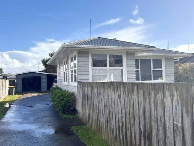 Spacious Family Home with Large Fully Fenced Section