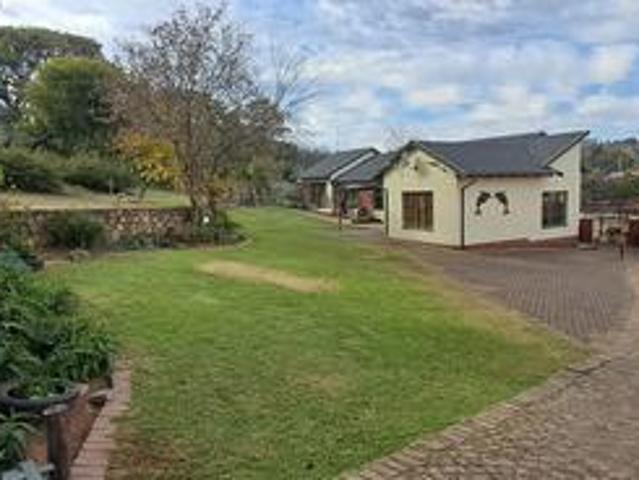 spacious family home with pool, fibr.