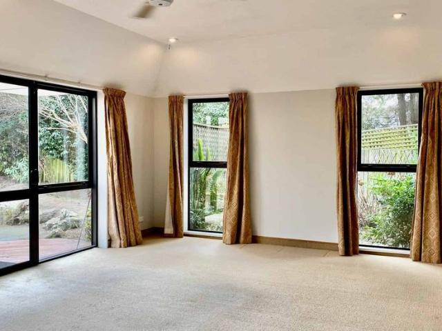Spacious Family Home Adjacent to Westlake Reserve