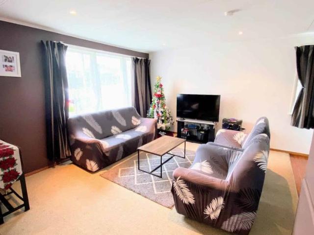 Spacious Family Home in the Heart of Sylvia Park