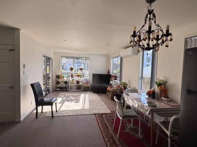 Spacious Family Home in a Convenient Totara Vale Location
