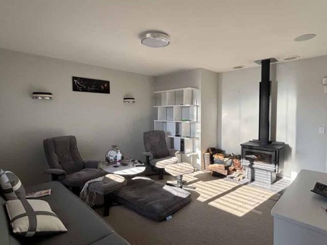 Spacious Family Home in Quiet Wakefield Cul de Sac