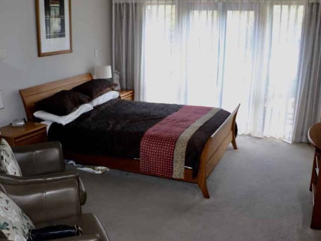 Spacious Family Home in Sandringham