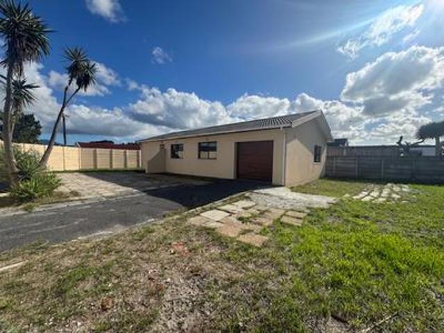 spacious family home in secure wetto.