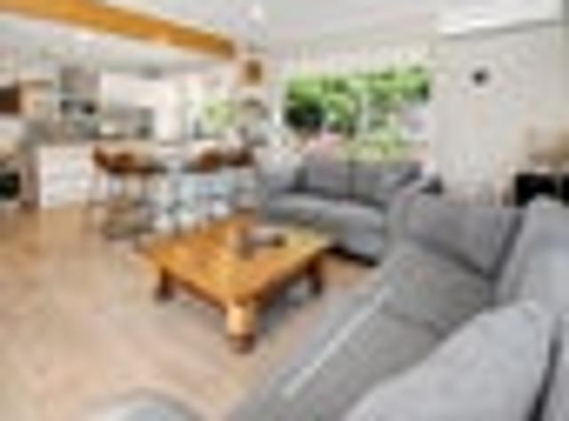 Spacious family home on 829sqm Macleans zone