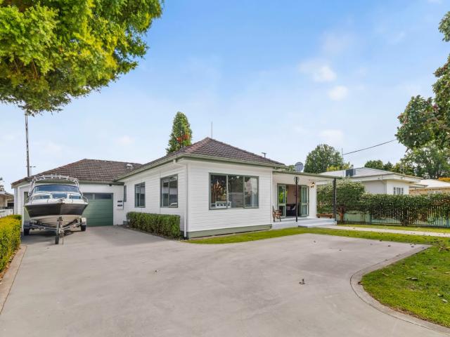 Spacious Family Home Opposite the Park