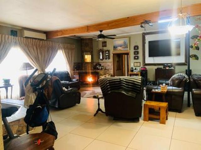 spacious family haven or entertainin.