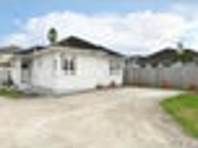 Spacious Family Living Home in Central Auckland