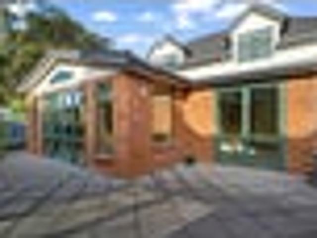 Spacious Family Living In Prime Waikiwi Location