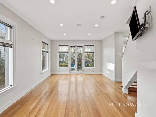 Spacious family living in sought after Taroona