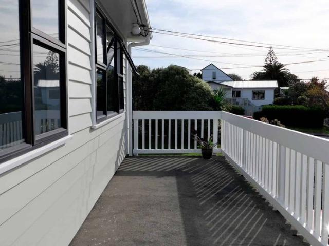 Spacious Family Living in the Heart of Paraparaumu Beach