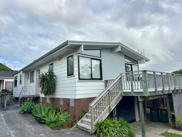Spacious Family Living in the Heart of Sunnynook Rangitoto Zone