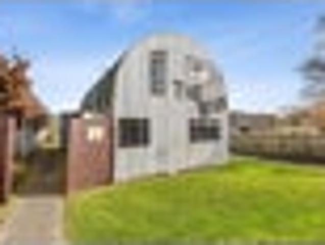 Spacious Family Living with Airbnb Potential