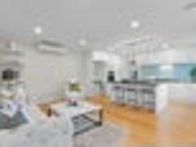 Spacious Family Living with Reserve Outlook