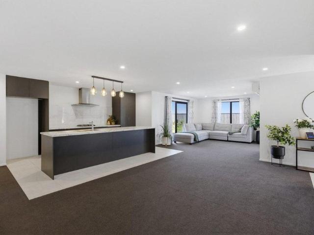 Spacious Five Bedroom Family Home with Dual.