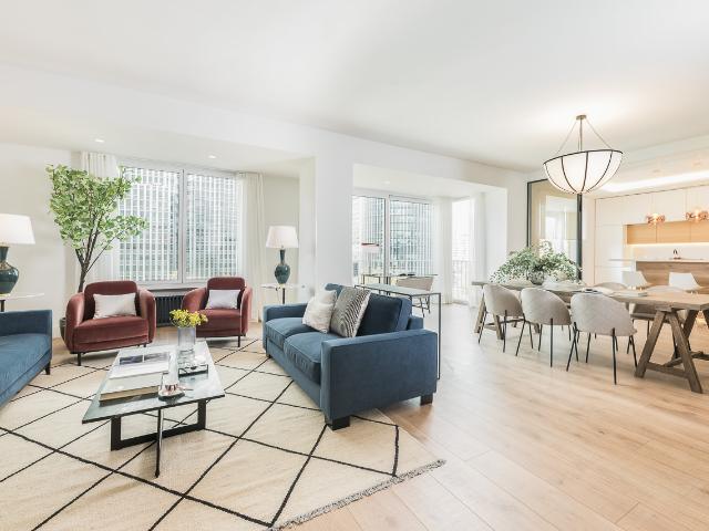 Spacious four bedroom apartment with a view of Castellana