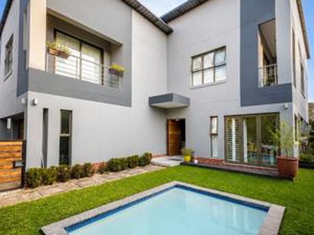 spacious four bedroom family home wi.