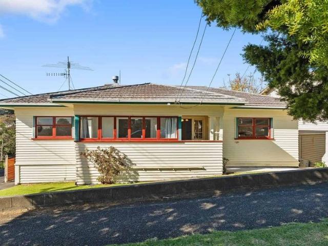 Spacious Four Bedroom Home – Three Kings
